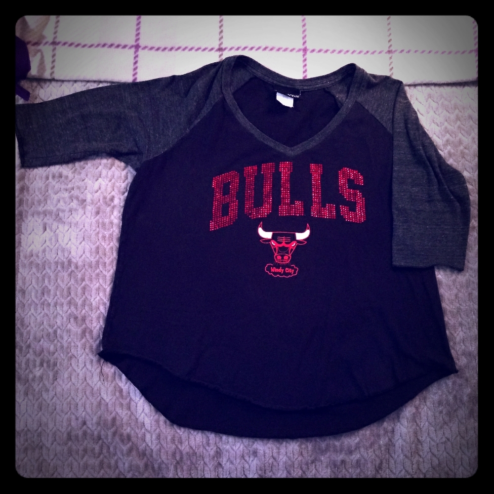 5th &Ocean Chicago Bulls Top